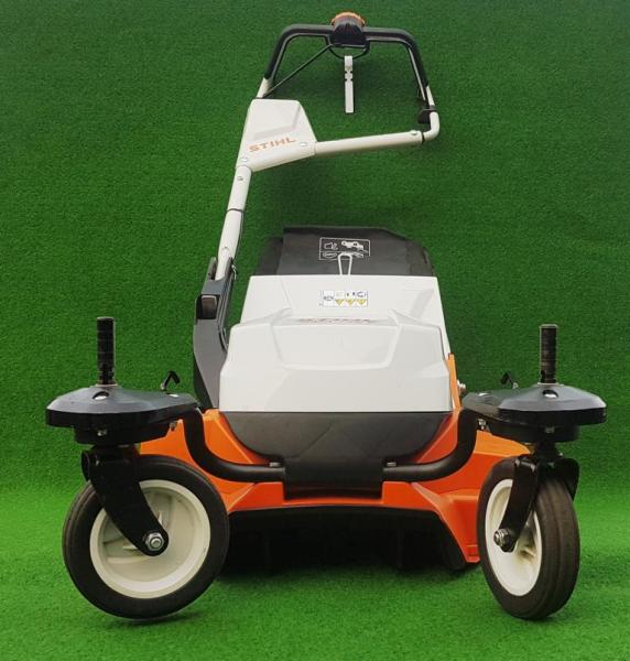 Akku-Rasenmäher RMA 765 V mit AR 3000 L und AL 501