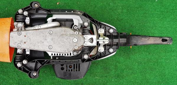HS 82 R